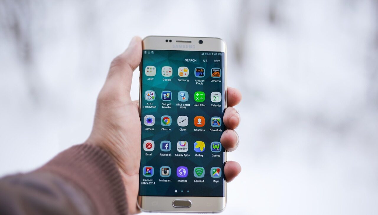 samsung, smartphone, hand, holding, wireless, display, phone screen, mobile apps, technology, apps, mobile phone, screen, touchscreen, applications, samsung galaxy s6 edge plus, samsung, samsung, smartphone, smartphone, smartphone, smartphone, smartphone, technology, apps, apps, mobile phone, mobile phone, mobile phone, mobile phone